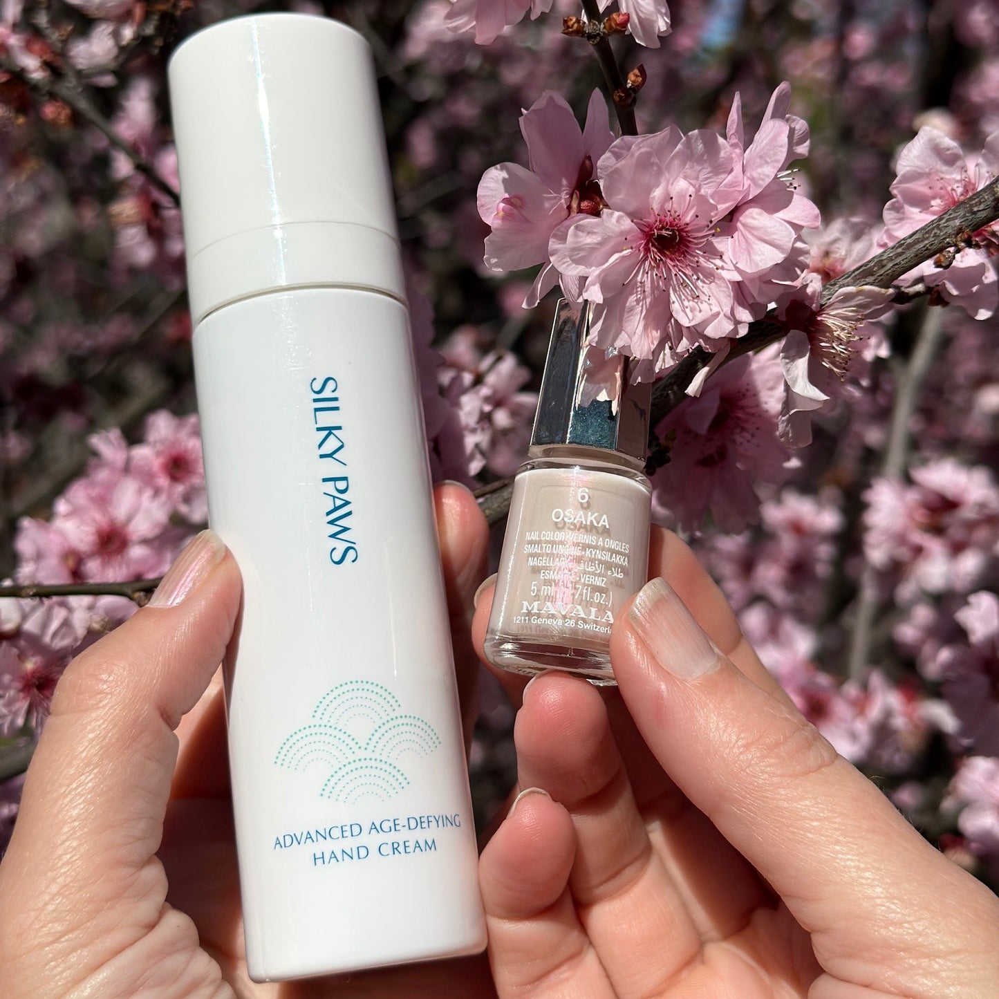 SILKY PAWS Osaka Gift Pack With Mavala Nail Polish