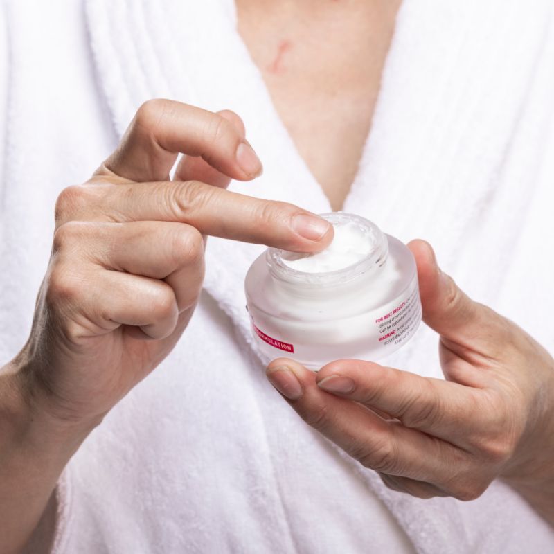 
                      
                        Be Vibrant Rehydrating Face Day Cream
                      
                    