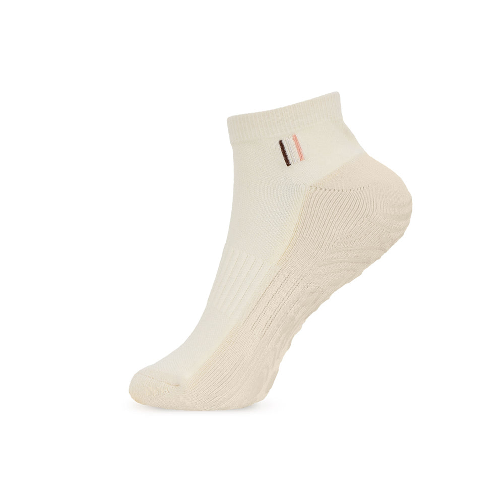 
                      
                        STUDIO GRIPPY ANKLE SOCKS COCONUT
                      
                    