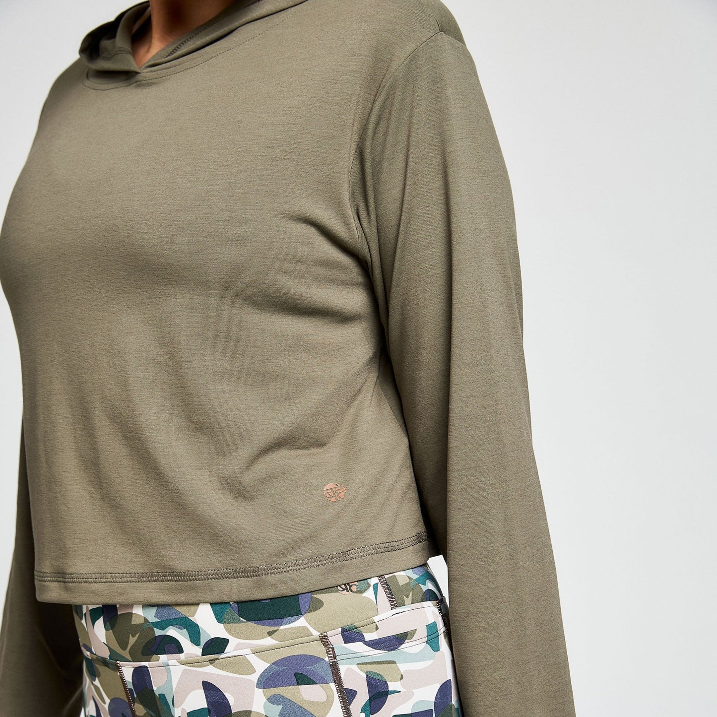 ZEPHYR SHORT BOXY HOODED TEE KHAKI