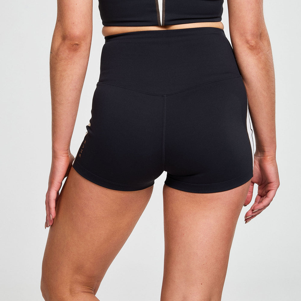 
                      
                        ATTUNE HIGH-RISE SHORTS 2.5" BLACK/COCONUT
                      
                    