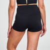 ATTUNE HIGH-RISE SHORTS 2.5" BLACK/COCONUT