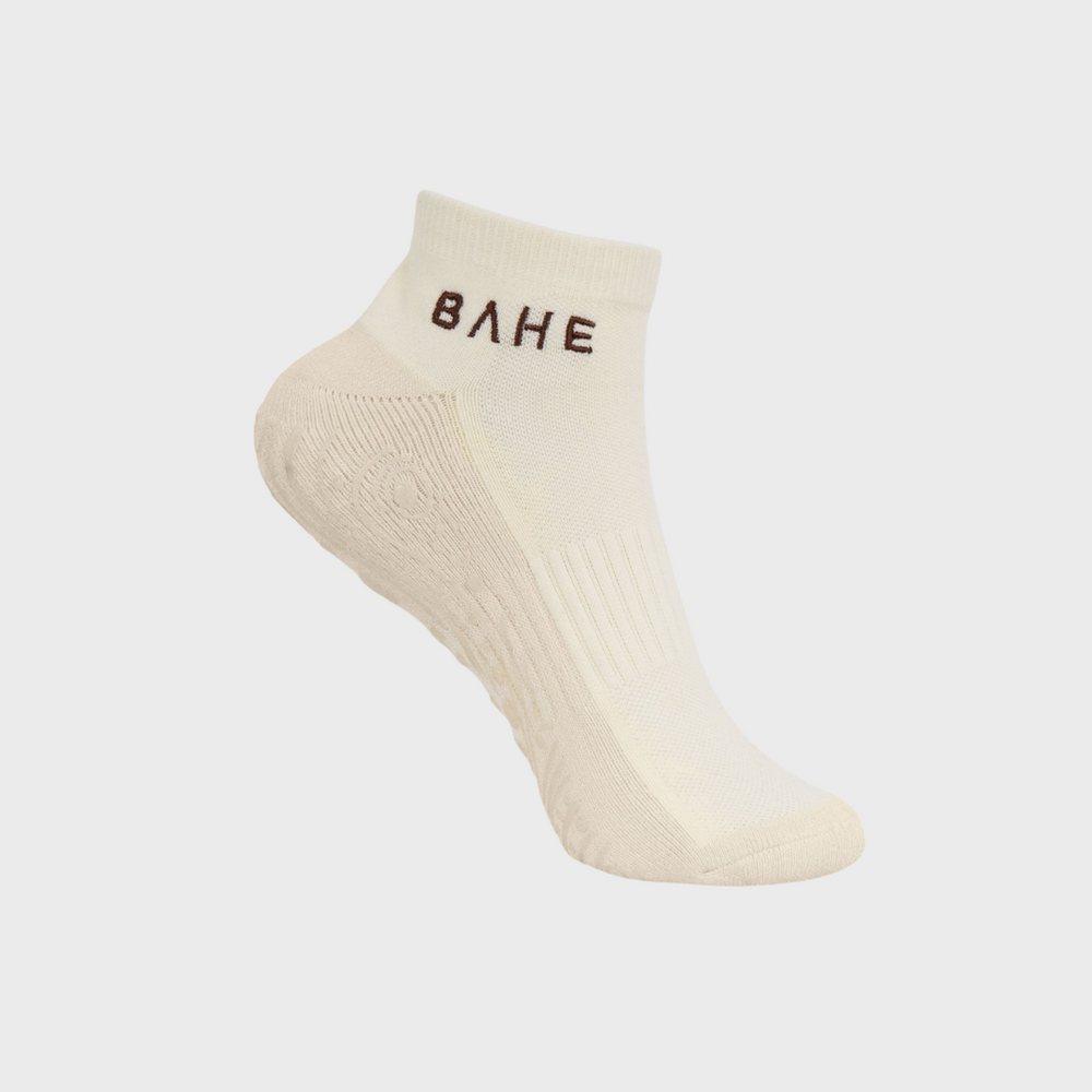 STUDIO GRIPPY ANKLE SOCKS COCONUT